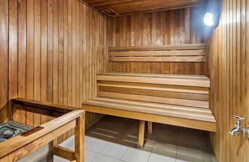 Labrador Apartment | Magnificent Lux Broadwater 2BRM
