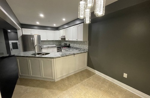 Churchill Meadows House | Magnificent TownHouse in the heart of Mississauga .