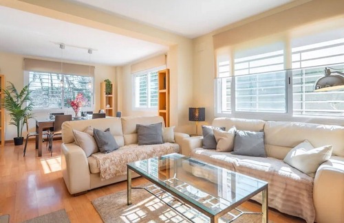 Guillena Villa | Magnificent Villa with large pool and garden with 100% private views in Seville