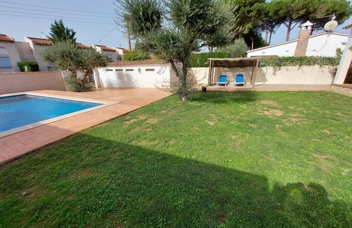 L'Escala Villa | Magnificent Villa with private pool on large plot unlimited free wifi