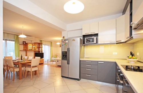 Vrboska Apartment | Magnificient panoramic view, wideview terrace, relaxing hot tube