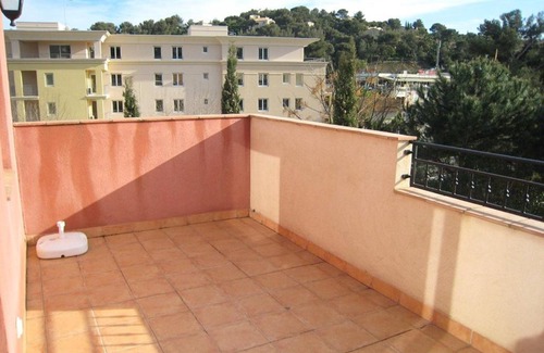 Cavalaire-sur-Mer Apartment | Magnifique T3 Climatisé au Dernier Étage avec Bureau à Cavalaire - FR-1-100-212