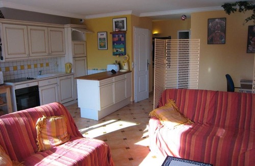 Cavalaire-sur-Mer Apartment | Magnifique T3 Climatisé au Dernier Étage avec Bureau à Cavalaire - FR-1-100-212