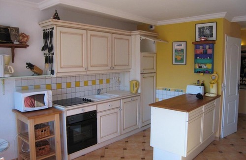 Cavalaire-sur-Mer Apartment | Magnifique T3 Climatisé au Dernier Étage avec Bureau à Cavalaire - FR-1-100-212