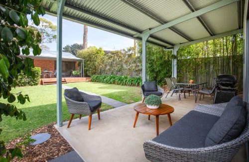 Erowal Bay House | Magnolia Cottage - Pet Friendly - 5 Mins Drive to Hyams Beach