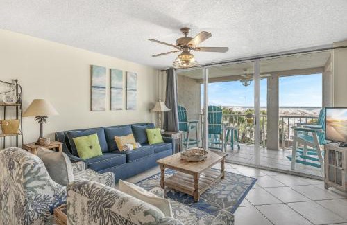 Holiday Isle Apartment | Magnolia House 211 At Destin Pointe Resort