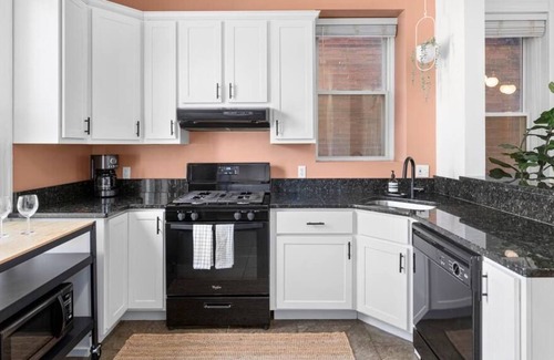 Shaw Apartment | Magnolia House | Botanical Garden | Historic Shaw