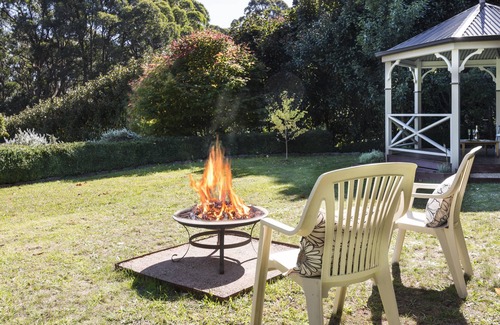 Sassafras Cabin | Magnolia Lodge - Cosy Lodge for Two! (infants welcome)