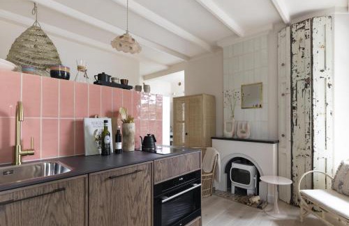 Bergen Apartment | Magnolia Tree
