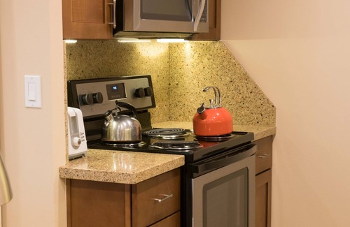 Honokowai Condo | Mahana 604 Oceanfront 1bd/1ba 1 Bedroom Condo by RedAwning