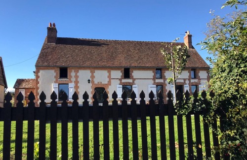 Saint-Antonin-de-Sommaire House | Maison Normande Ancien Relais DE Diligence