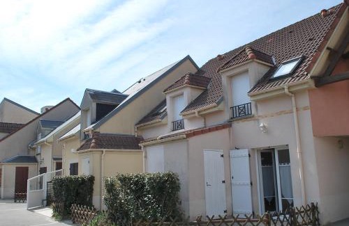 Fort-Mahon-Plage House | Maison à 50m de la Plage avec Terrasse, 2 Chambres et Parking Privé - Fort-Mahon-Plage - FR-1-482-35