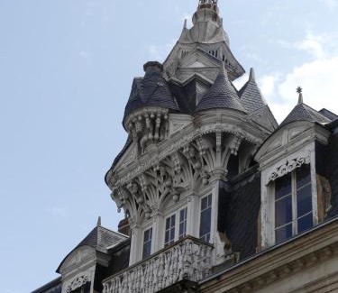 Chateauroux House | Maison à la Guitarde - Hôtel Particulier Hippolyte