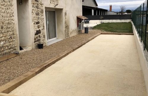 La Roche-de-Glun House | Maison au Calme Avec Piscine et Terrain de Pétanque