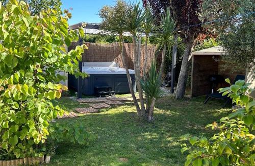 Jard-sur-Mer House | Maison avec jacuzzi - charme et sérénité pour 6 pers