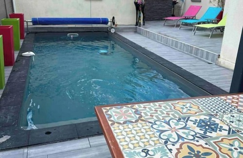 Ruelle-sur-Touvre House | Maison Avec Piscine Privée