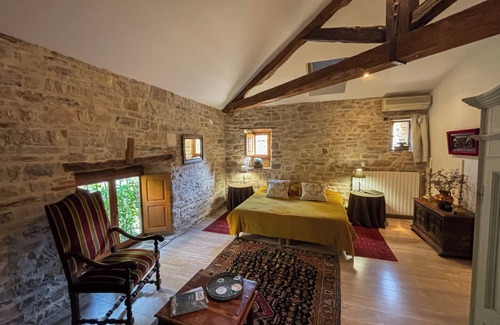 Cordes-sur-Ciel Bed & Breakfast | Maison Bakéa