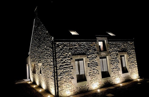 Grand-Champ House | Maison Bretonne Rénovée à 20 min des Plages, Parking Privé
