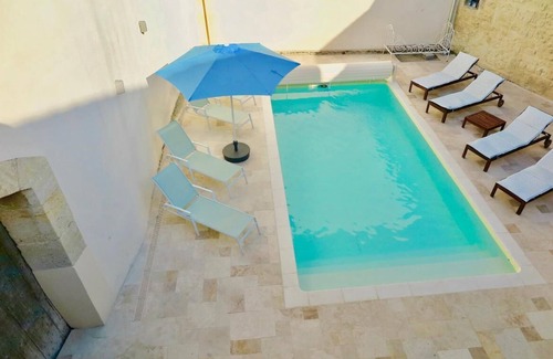 Saint-Genies-de-Fontedit House | Maison Chateau Courtyard - St Genies De Fontedit, Languedoc Roussillon