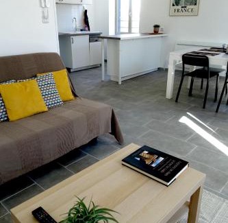 Nimes City Centre Apartment | Maison Carrée/Coeur historique de Nîmes - Superbe Appt 55m²