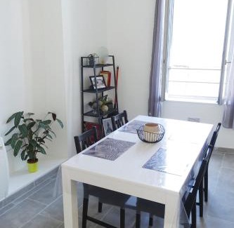 Nimes City Centre Apartment | Maison Carrée/Coeur historique de Nîmes - Superbe Appt 55m²