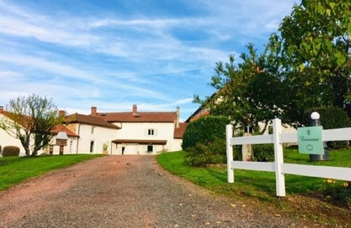Dompierre-les-Ormes House | Maison Chaleureuse en Plein Cœur de la Bourgogne du Sud