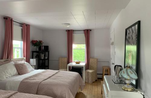 Grandes-Bergeronnes House | Maison Charles Edmond
