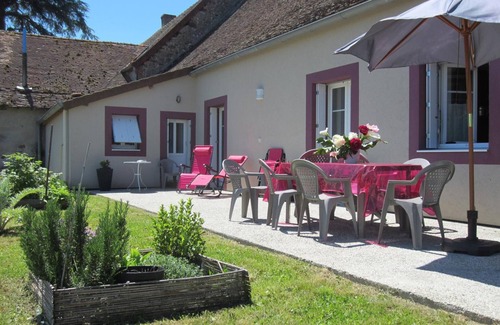 Monetay-sur-Loire Cottage | "Maison Confortable en Campagne avec Terrasse, Wi-Fi, Parking Privé et Accessibilité PMR"