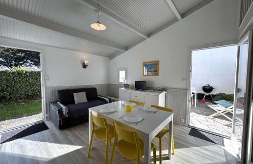 Bretignolles-sur-Mer House | Maison cosy avec mezzanine, piscine chauffée, proche mer - 4 couchages - parking privatif - FR-1-224A-1