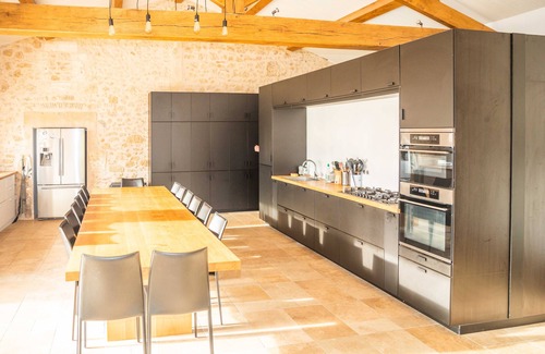 Le Change House | Maison de Famille Récemment Rénovée 8 Chambres, Piscine/spa/sauna