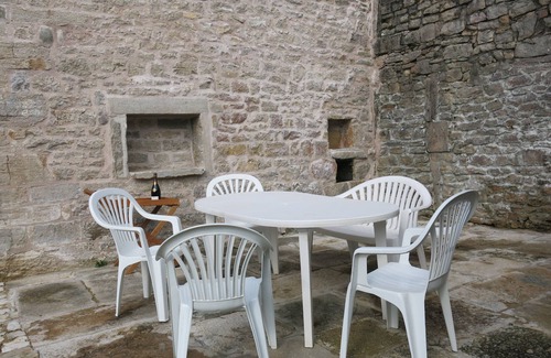 Verges Cottage | Maison Dans le Parc D'un D'un Château : Lacs, Balades, Tourisme