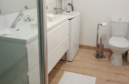 Clermont-Ferrand House | Maison de Bourg au Centre de Montferrand Avec Petit Déjeuner Offert