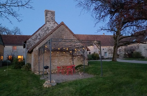 Champfleur Cottage | Maison de Campagne Rénovée au Cœur D'un Domaine, Aire de Jeux, lit Rond
