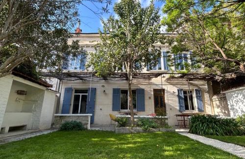Avignon Villa | Maison de caractère avec jardin arboré en Avignon