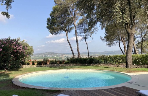 Bellegarde House | Maison de caractère avec piscine et tennis 5000m2
