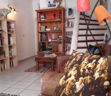 Avignon City Centre Villa | MAISON DE CHARME AVEC COUR, proche rue des Teinturiers