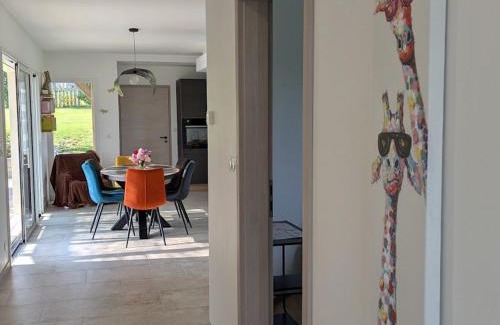 Dounoux House | Maison de vacances raffinée avec terrasse et piscine partagée - FR-1-589-837