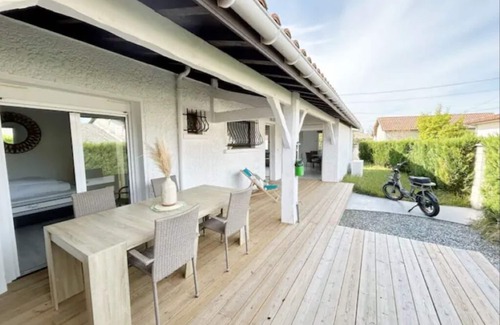 La Teste-de-Buch House | Maison de Ville Rénovée Avec Terrasse et Jardin