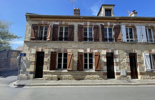 Dives-sur-Mer House | Maison de Ville en Plein Centre Historique
