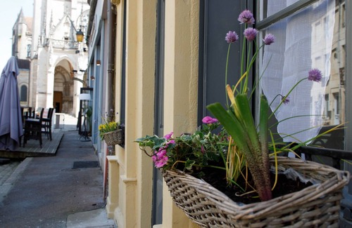 Semur-en-Auxois House | Maison de Ville, Rénovée Avec Gout au Cœur de la Cité Médiévale