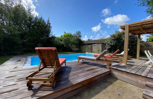 Andernos-les-Bains House | Maison Des Lauriers à Andernos with heated pool