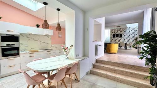 Saint-Honore - Jeanne d'Arc House | Maison design 11 pers -Terrasse -Netflix -Confort