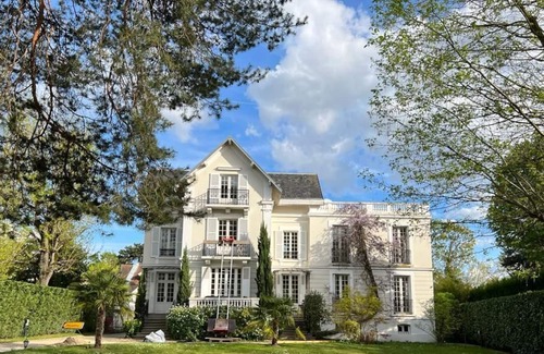 Le Vesinet House | Maison Emilie - Les Demoiselles à Versailles