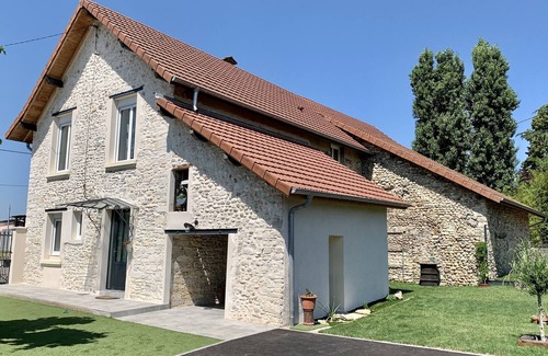 Arandon-Passins House | Maison en Pierre Entièrement Rénovée Pour 10 Voyageurs