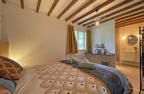 Mantilly House | Maison en pierre avec jardin paisible en Normandie, Wi-Fi inclus - FR-1-497-208
