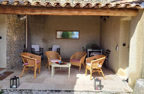 Faucon House | Maison en Provence Avec Jardin Arboré et vue sur le Mont Ventoux