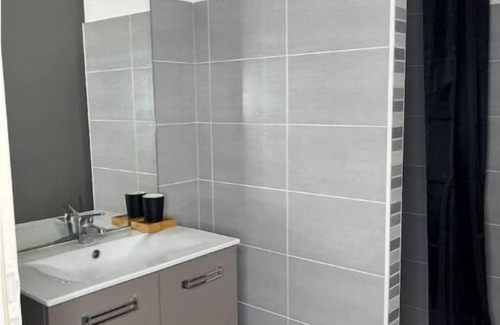 Floirac Apartment | Maison Eugenie