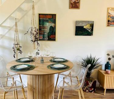 Etretat House | Maison Evasion Voyage parking et jardin by Art de Voyager