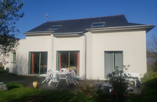Lauzach House | Maison Familiale Avec Grand Jardin à 10 Minutes des Plages