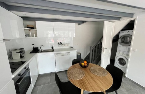 Vernon House | Maison Familiale Style Atelier & Cour Extérieure